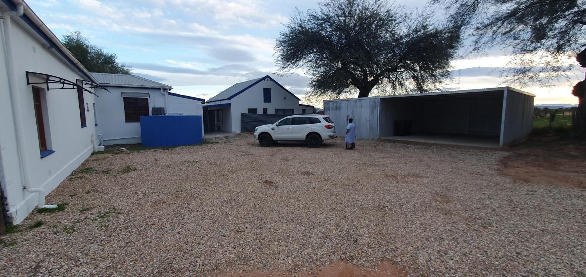 Villa Karoo Leeu Self Catering à Oudtshoorn Extérieur photo