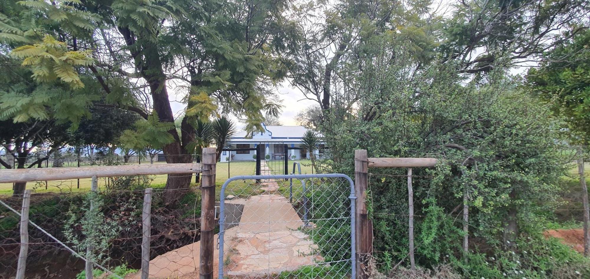 Villa Karoo Leeu Self Catering à Oudtshoorn Extérieur photo