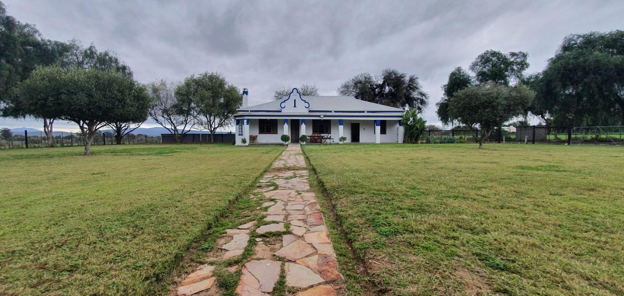 Villa Karoo Leeu Self Catering à Oudtshoorn Extérieur photo