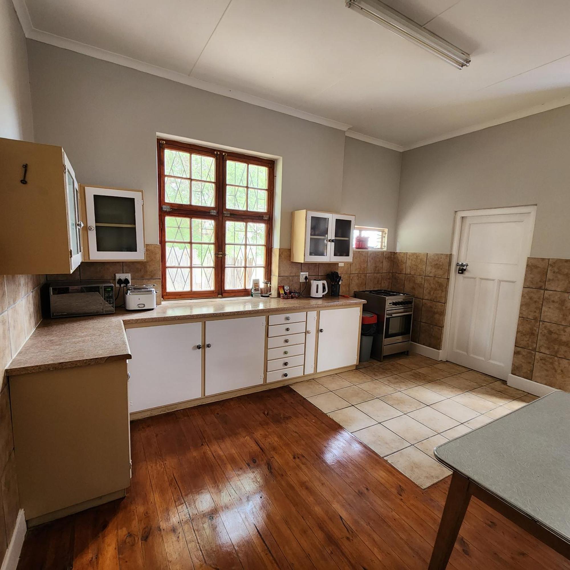 Villa Karoo Leeu Self Catering à Oudtshoorn Extérieur photo