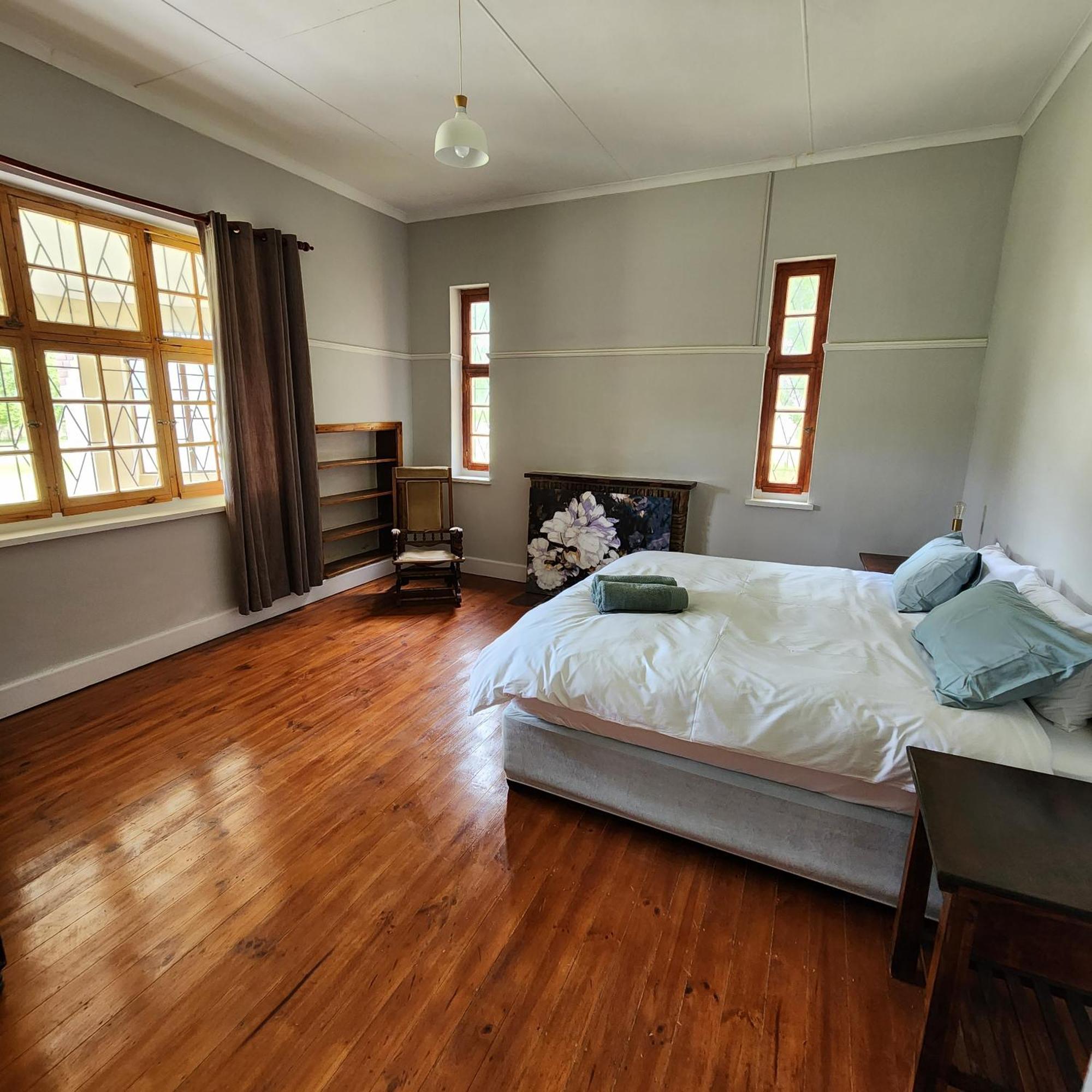 Villa Karoo Leeu Self Catering à Oudtshoorn Extérieur photo