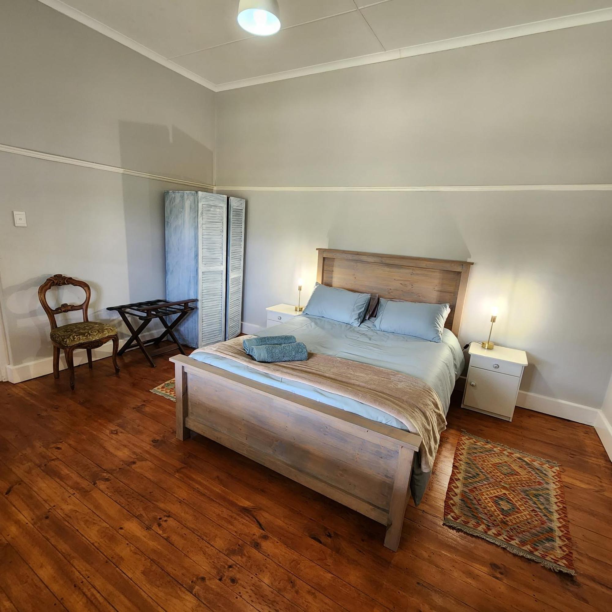 Villa Karoo Leeu Self Catering à Oudtshoorn Extérieur photo