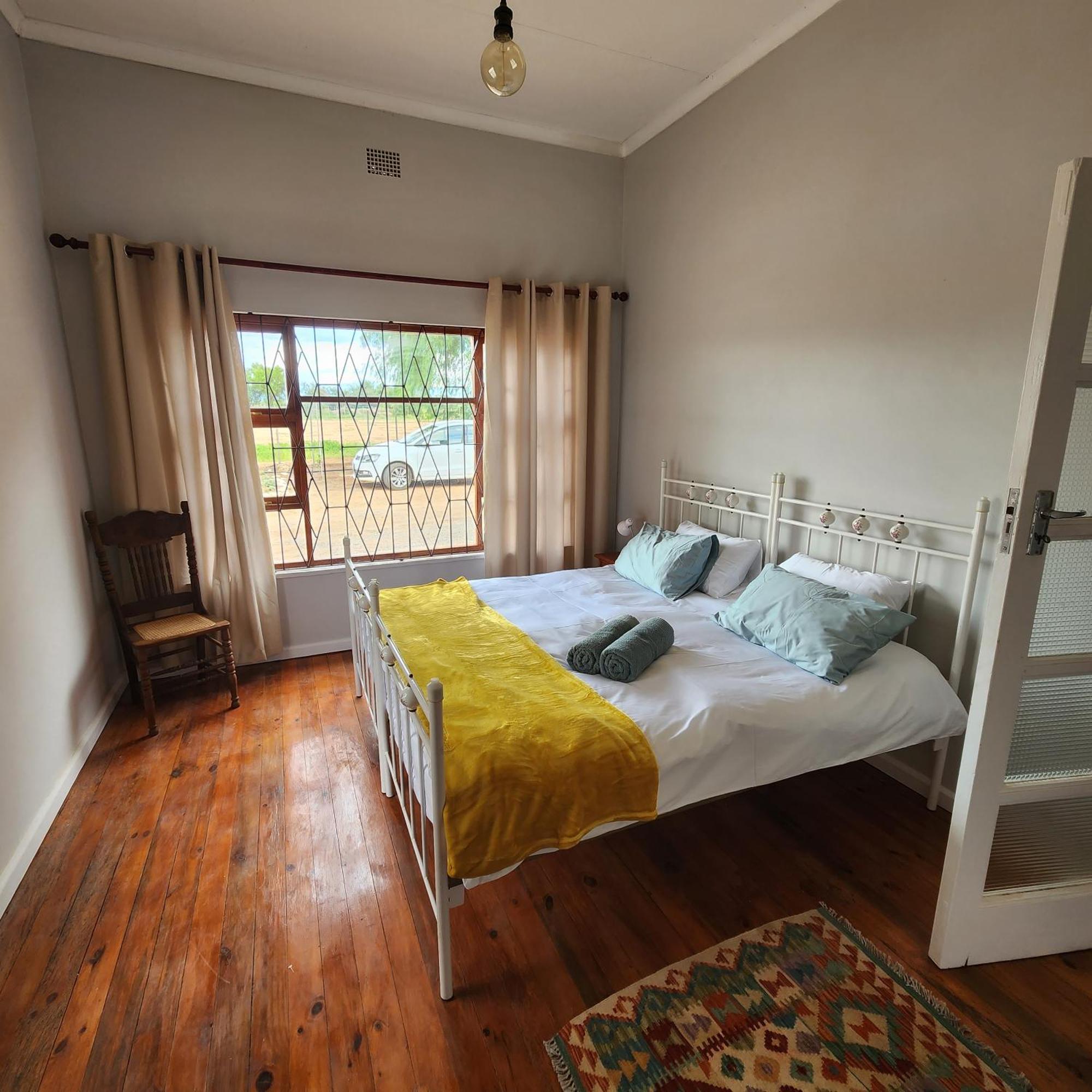 Villa Karoo Leeu Self Catering à Oudtshoorn Extérieur photo